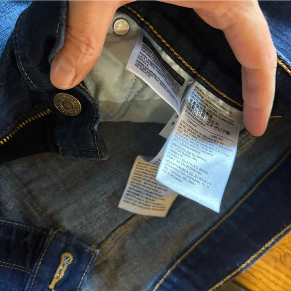 Levi’s Women’s Classic Bootcut Darkwash Jeans 20W - Picture 6 of 7